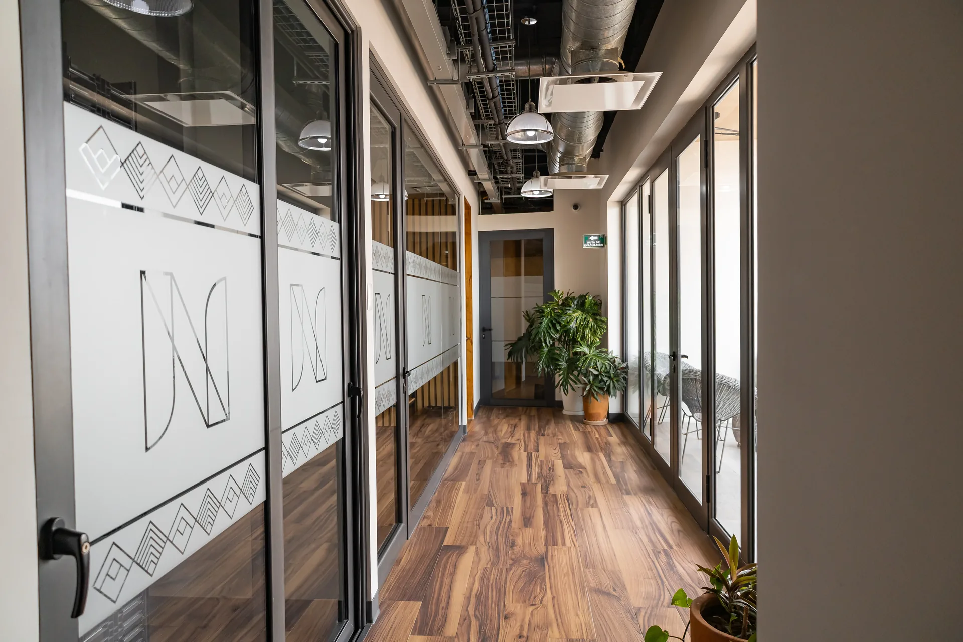 Pasillo de oficinas Nomadic
