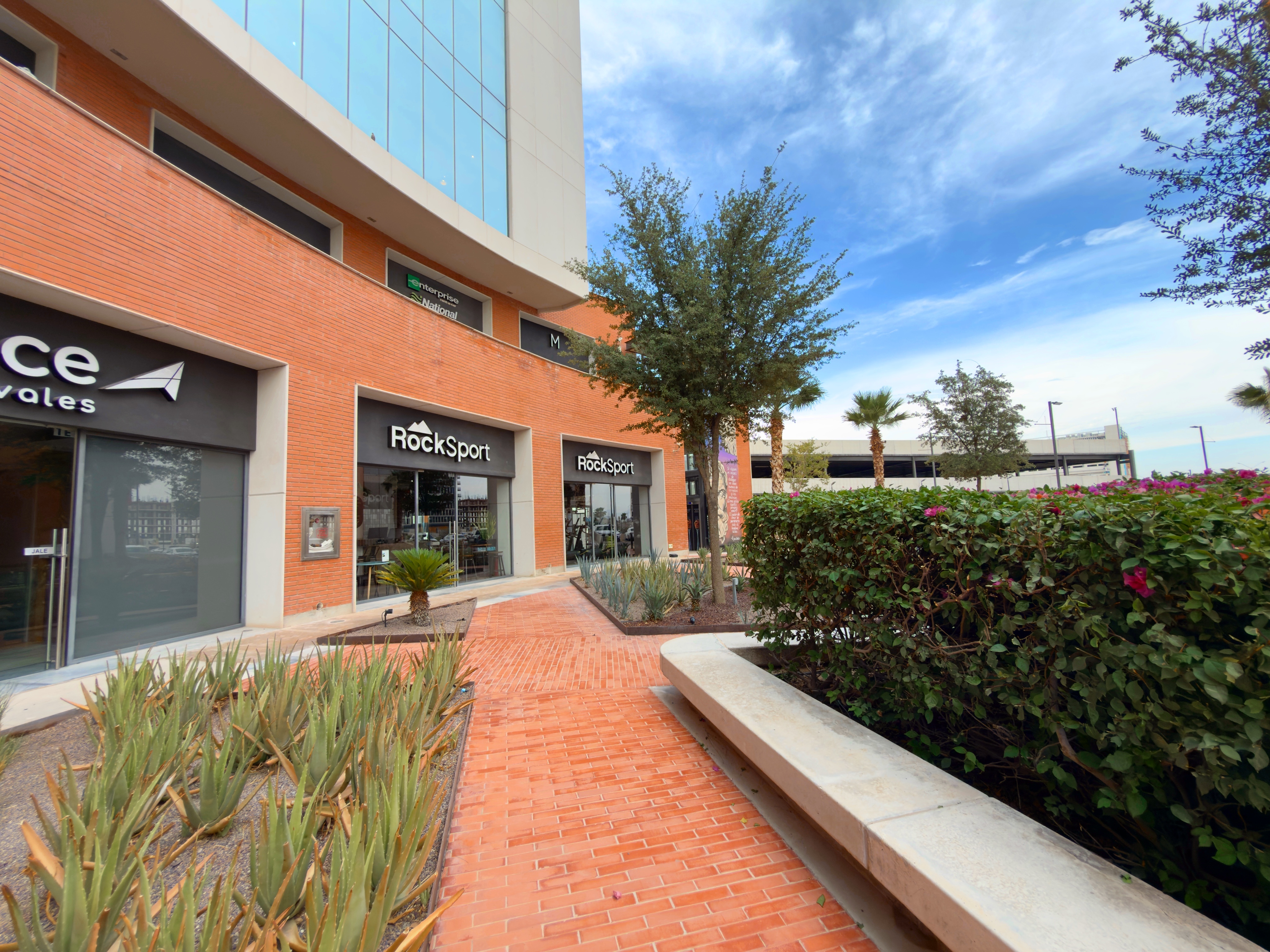 Locales comerciales de Paseo Milex